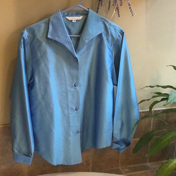 100% silk blouse,made in America. - Picture 6 of 8